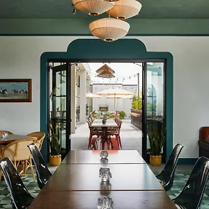Genevieve Hotel